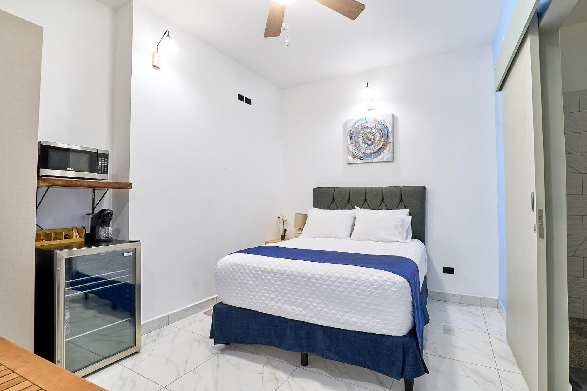 Apartaestudios La Capital Сан-Хосе Экстерьер фото